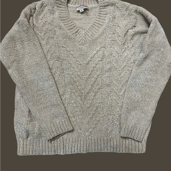 🦄 5/$20 Andree by Unit Women’s Beige Cable Knit V-Neck Sweater Size Medium - Picture 1 of 3